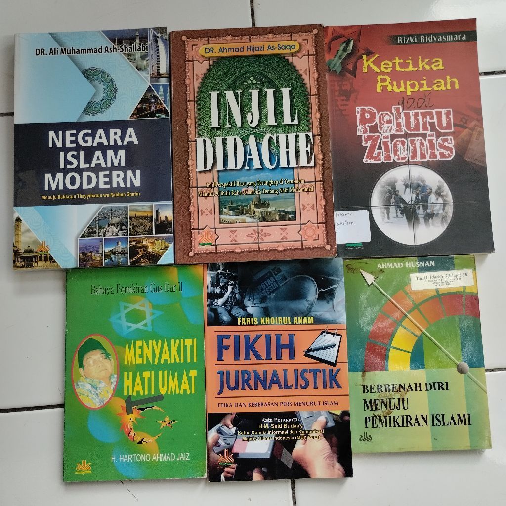 (RL-33) Buku Bekas Preloved Baru Al Kautsar Negara Islam Modern Injil Didache Ahamd Hijazi As Saqa K