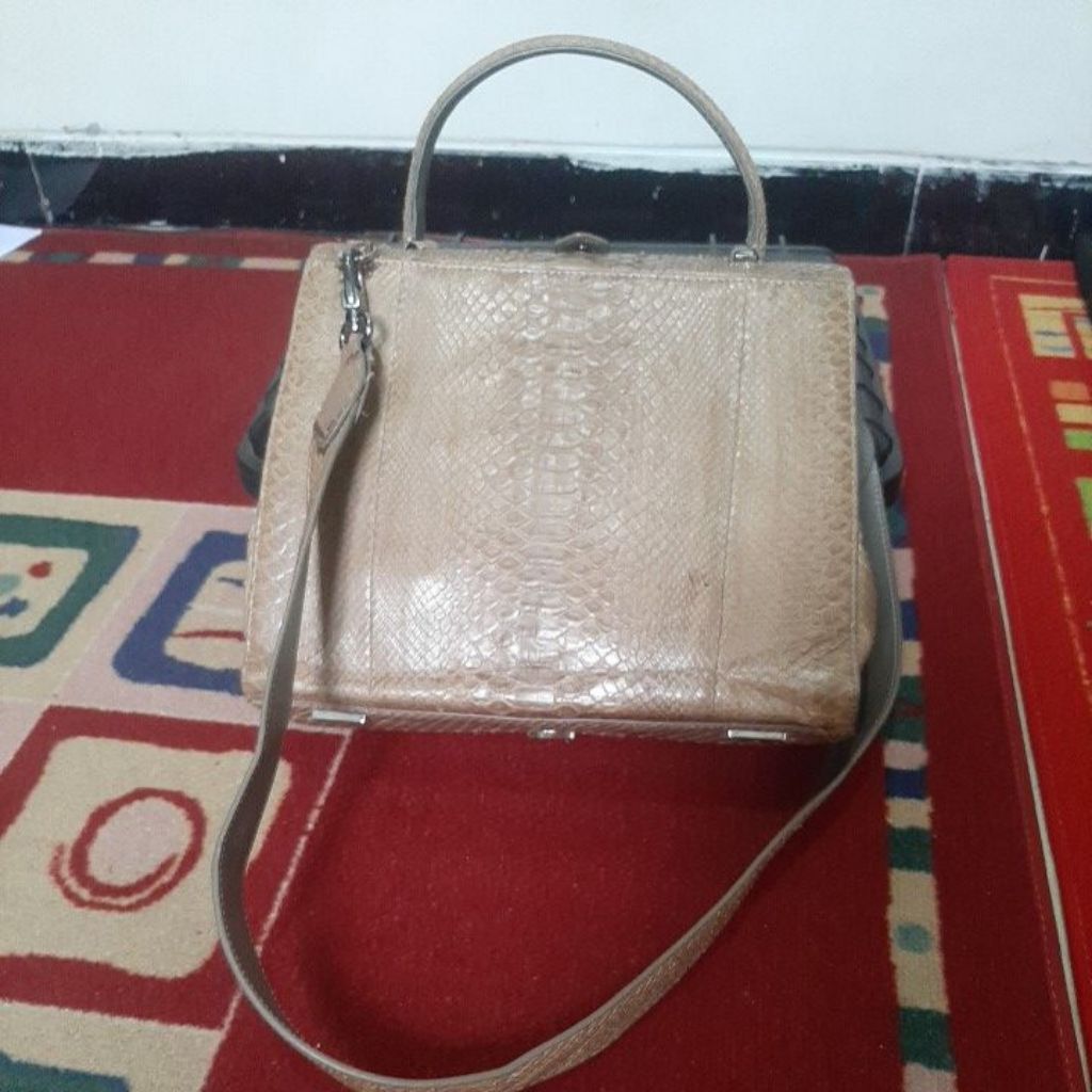 KABASTHORIE bag kulit ular Preloved