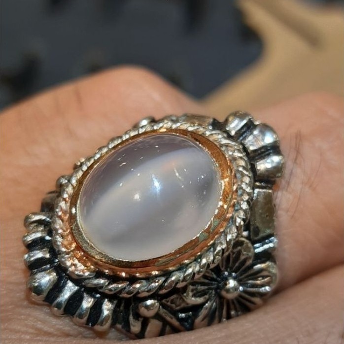 Biduri bulan ceylon kendit