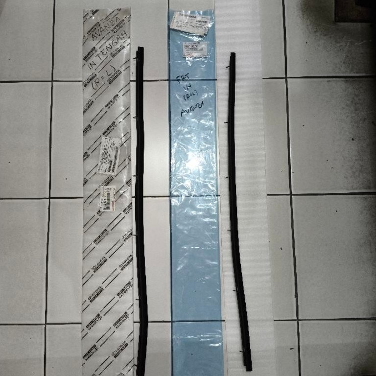 Pelipit lis karet kaca dalam depan tengah belakang kanan kiri Toyota Avanza Daihatsu Xenia lama VVTI