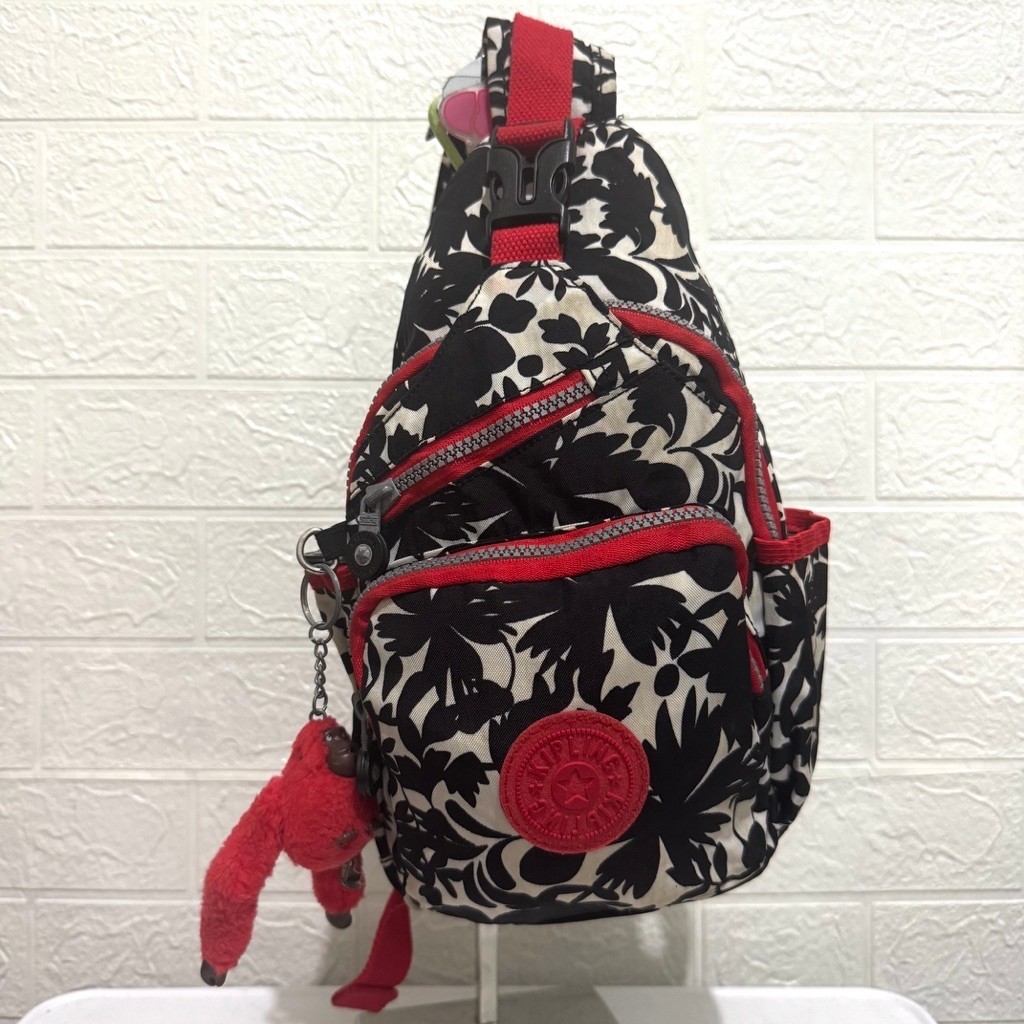 tas waistbag kipling lengkap onyet. tas selempang bahu nilon. tas prelop. hitam motif