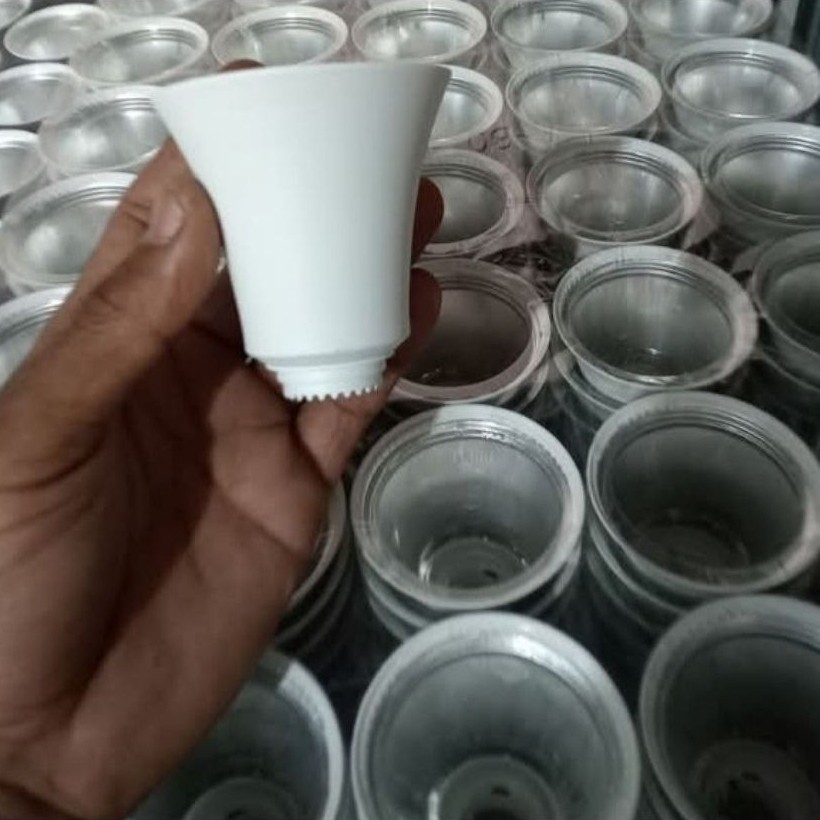 casing lampu LED 10watt bekas sudah di bersihkan hapus merk tinggal pasang PCB LED baru dengan diame