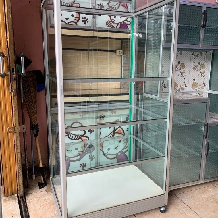 etalase kaca bekas pemakaian 80 x 60 x 155