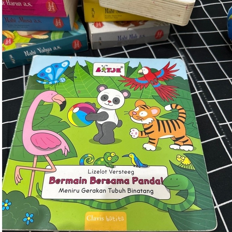 PRELOVED BUKU CLAVIS BERMAIN BERSAMA PANDA