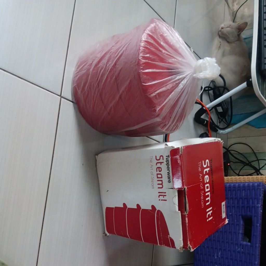kukusan tupperware