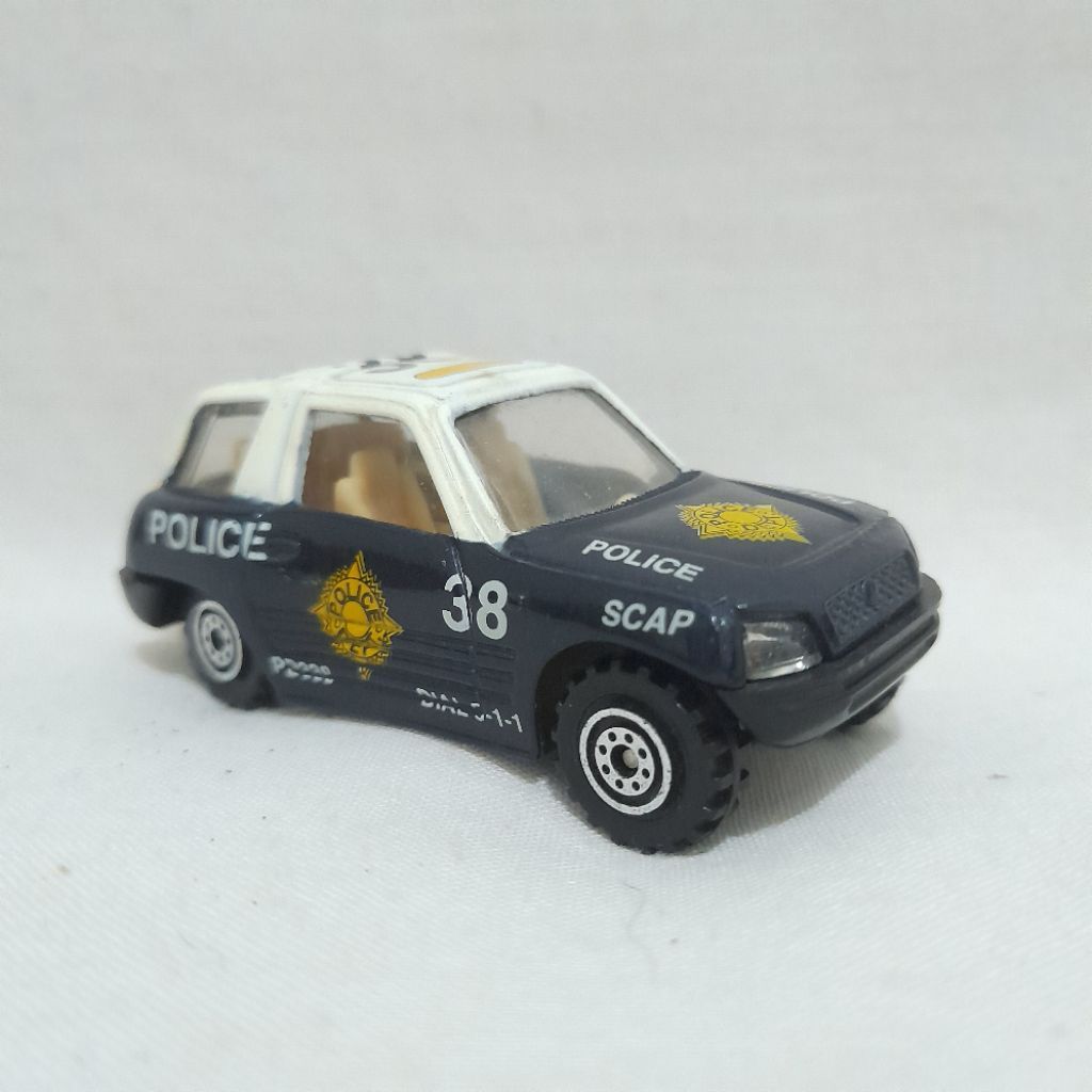 Pioneer Pro Engine Street Machine - Police 38 SCAP Skala 1:64 Diecast Metal with Plastic Parts Toy C