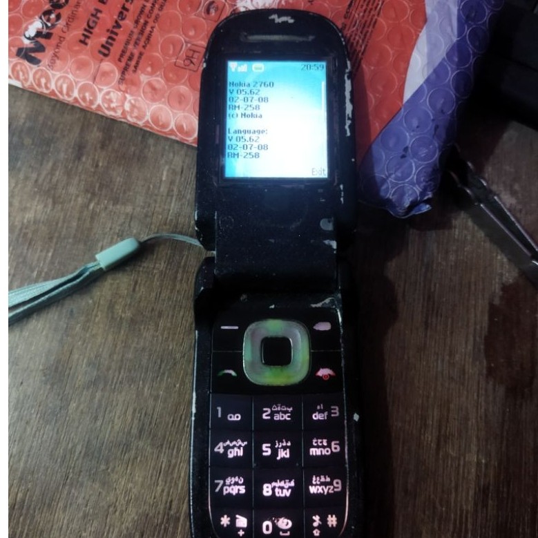 Nokia flip 2760
