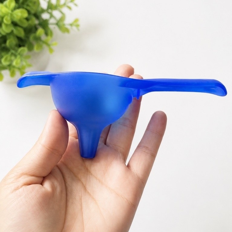 corong minyak tupperware
