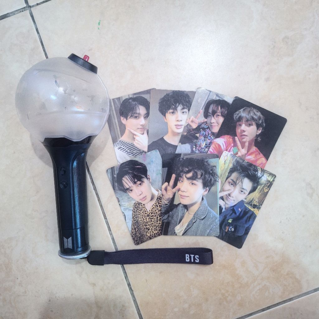 (PRELOVED) OFFICIAL BTS Army Bomb Ver. 3 Lightstick (Include Photocards & Strap)