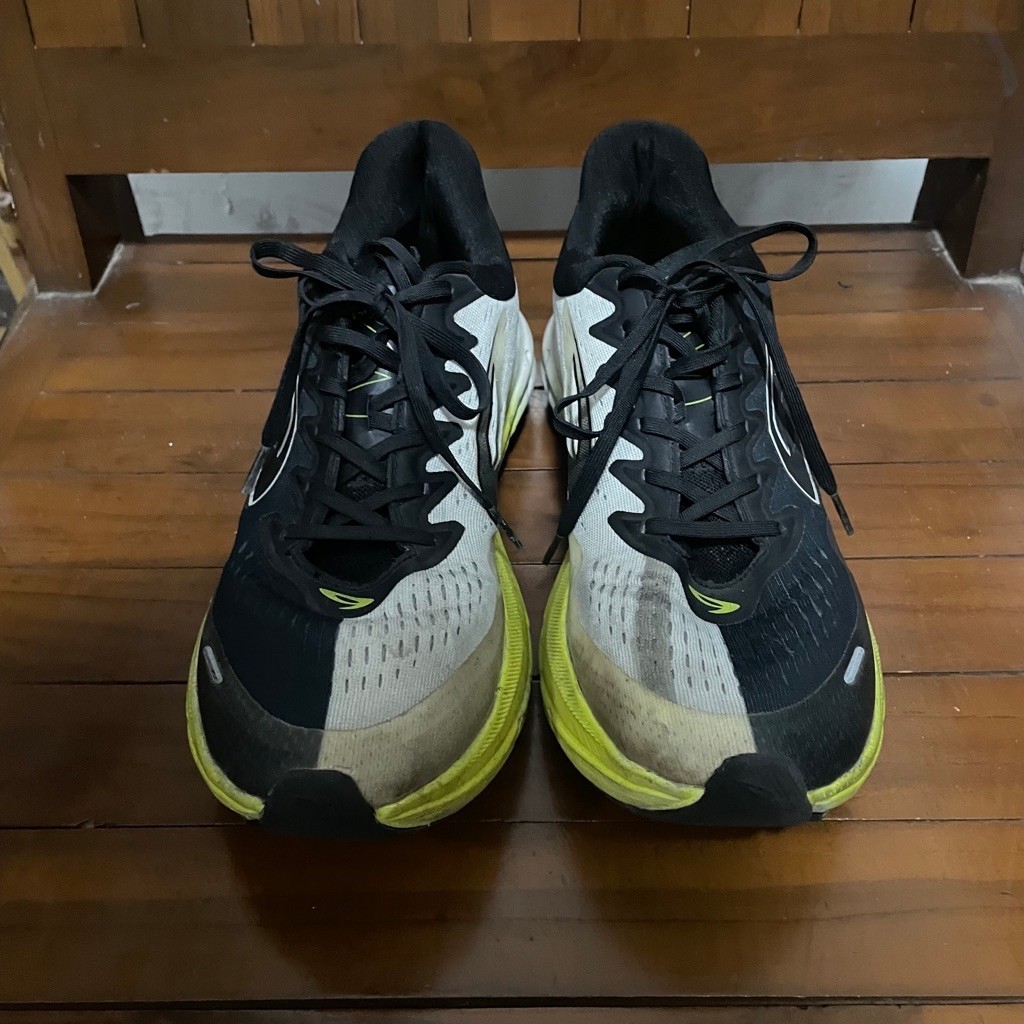 Sepatu 910 Takashi Run 1.5 size 42 / US 9
