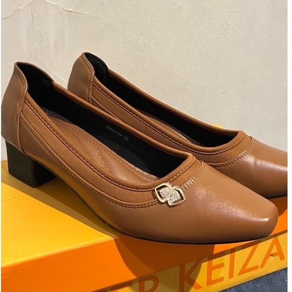 Sepatu pantofel peter kezia size 39