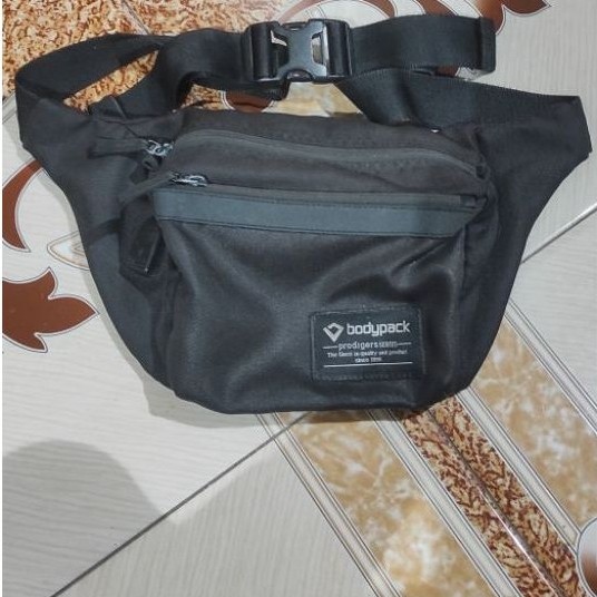 Tas selempang sling bag bodypack