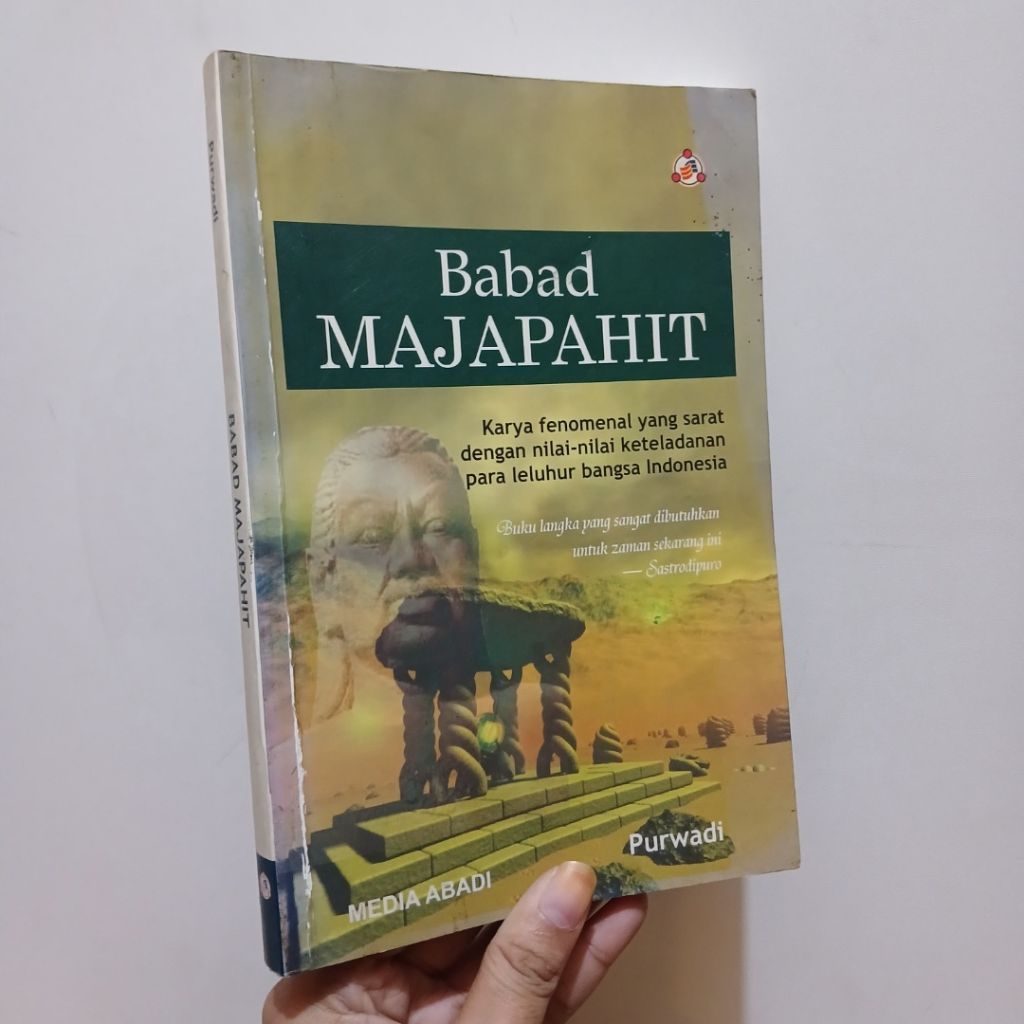 Babad Majapahit - buku oleh Purwadi