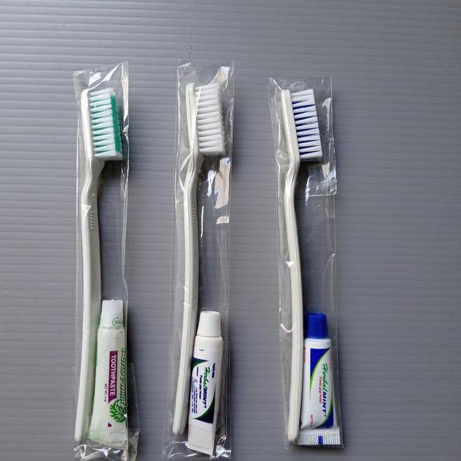 ruzztree  - sikat gigi hotel dental kit hotel