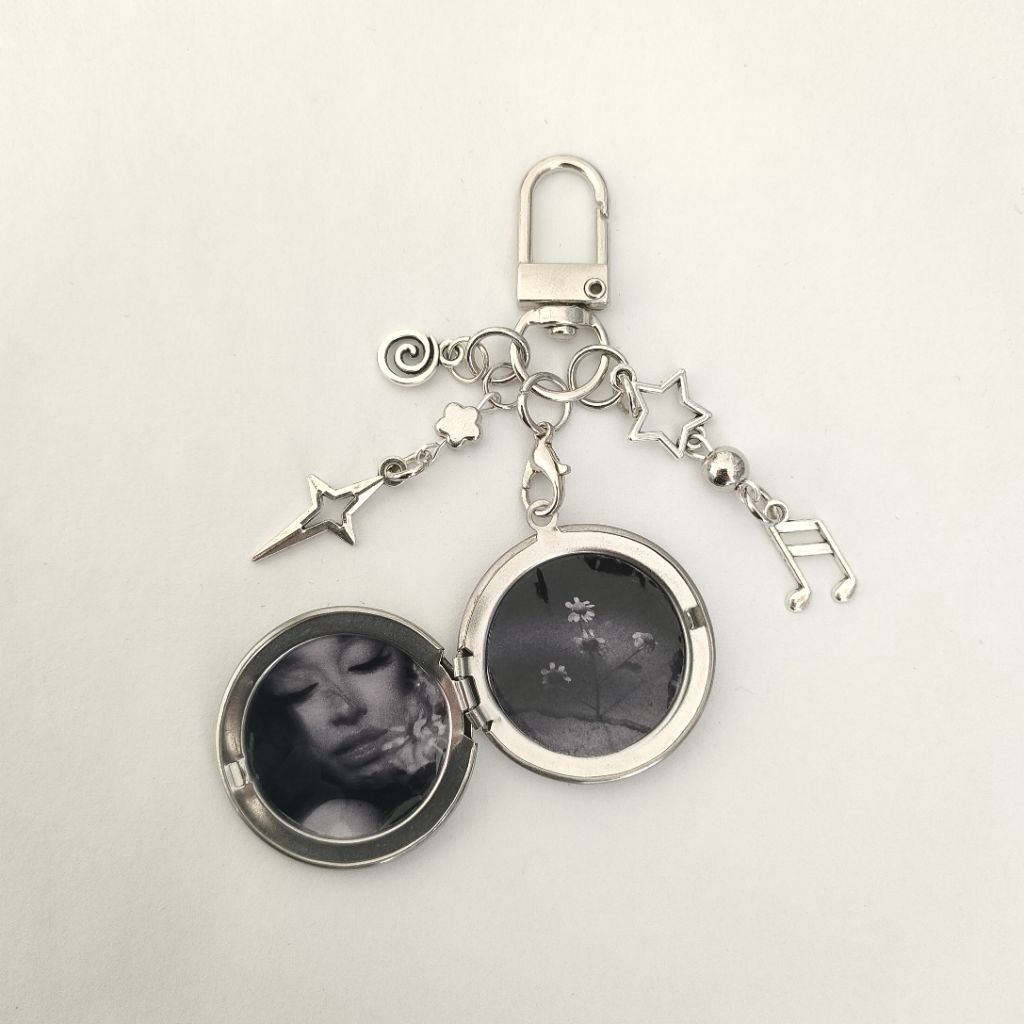 ( read desc ) custom locket keychain