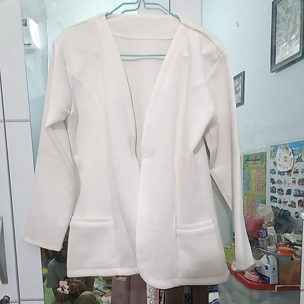 Blezer Putih Sz S Preloved Pribadi