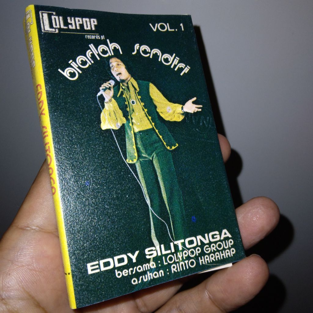 Kaset Eddy Silitonga Biarlah Sendiri