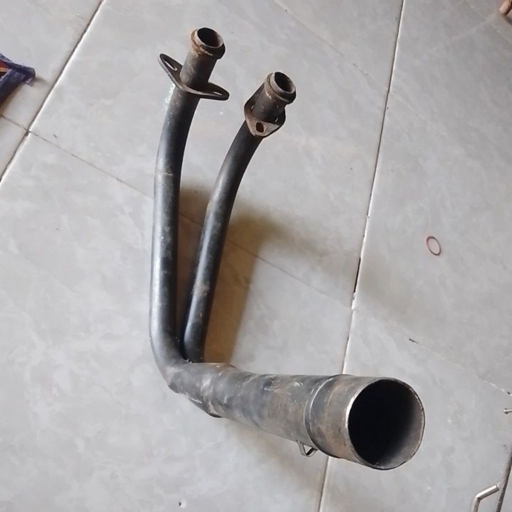leher knalpot 2silinder bekas