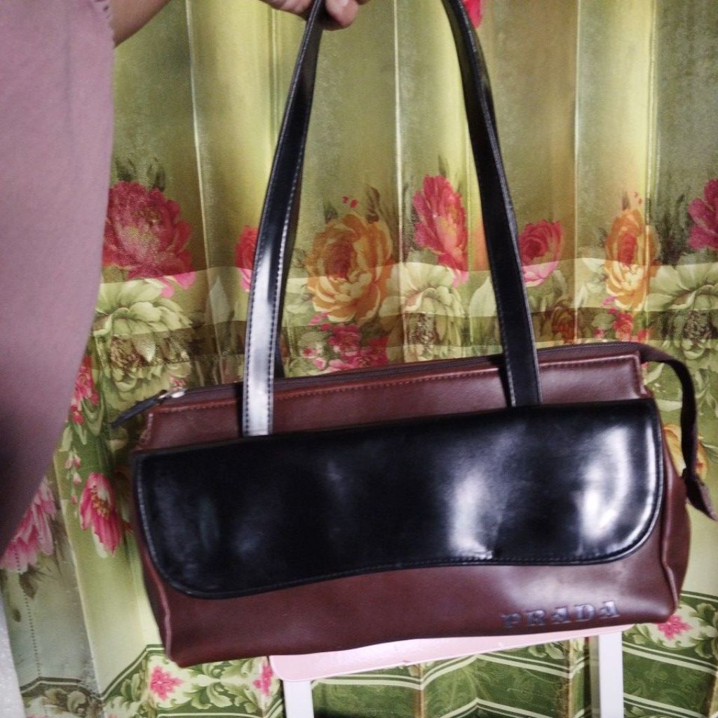 Preloved tas prada