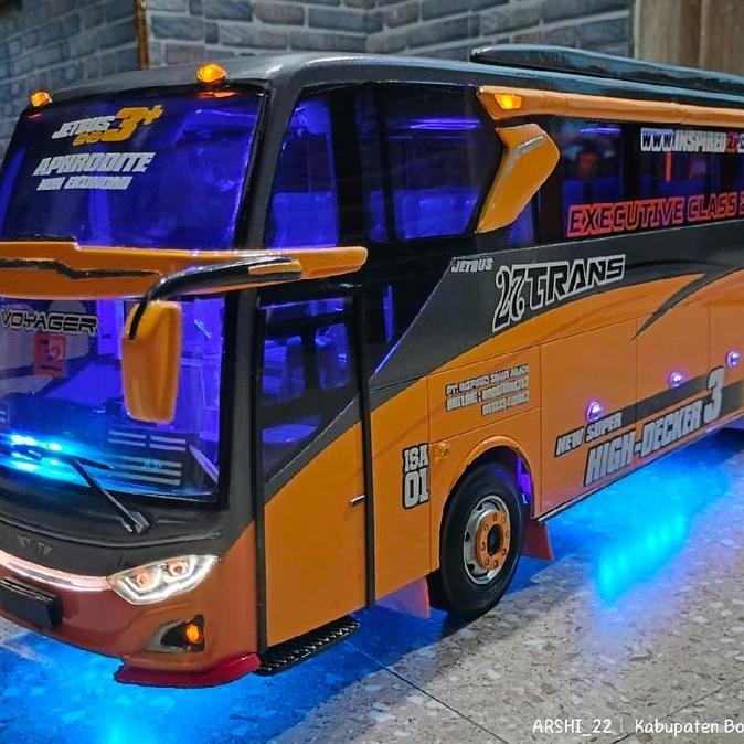 MINIATUR BUS 27 TRANS 1:18