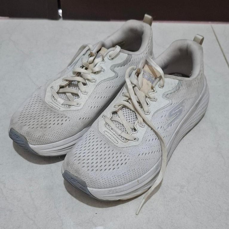 Sepatu Sketcher Preloved Warna Putih/ Sepatu Sketcher Women/ Sneakers Woman Sketchers Original/ Sepa