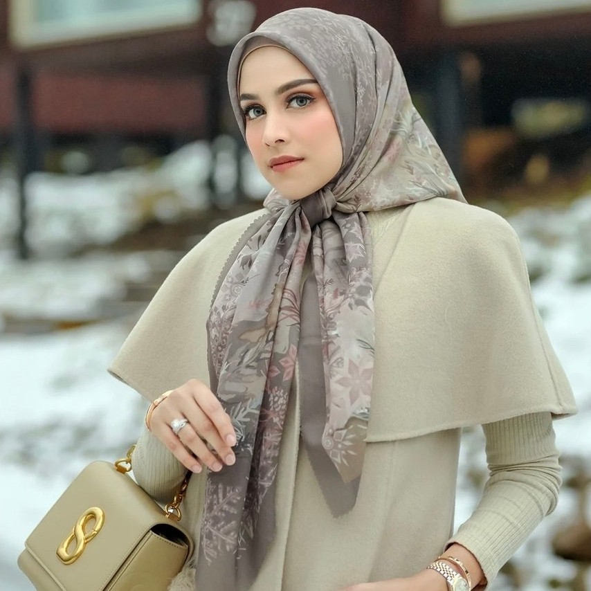 BUTTONSCARVES DISNEY FROZEN SERIES BRUNETTE