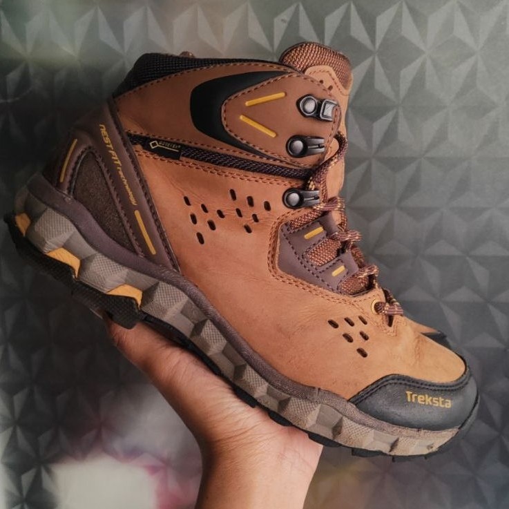 sepatu outdoor gunung hiking SZ 39 second bekas preloved