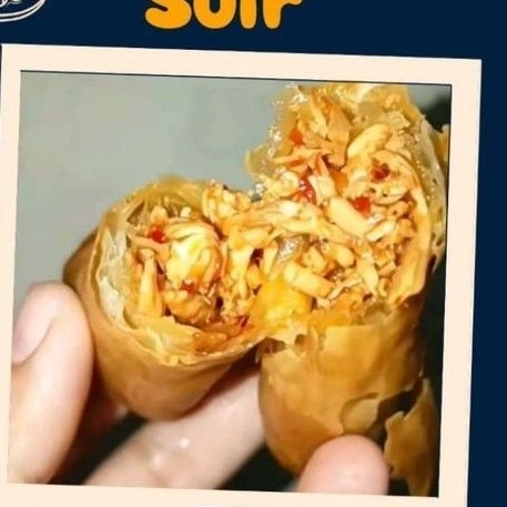 lumpia jebew ayam suwirr, isian ayam suwir yang pedas nikmat siap di sajikan