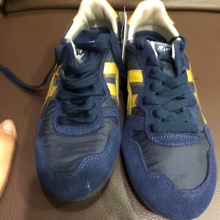 onitsuka second anak
