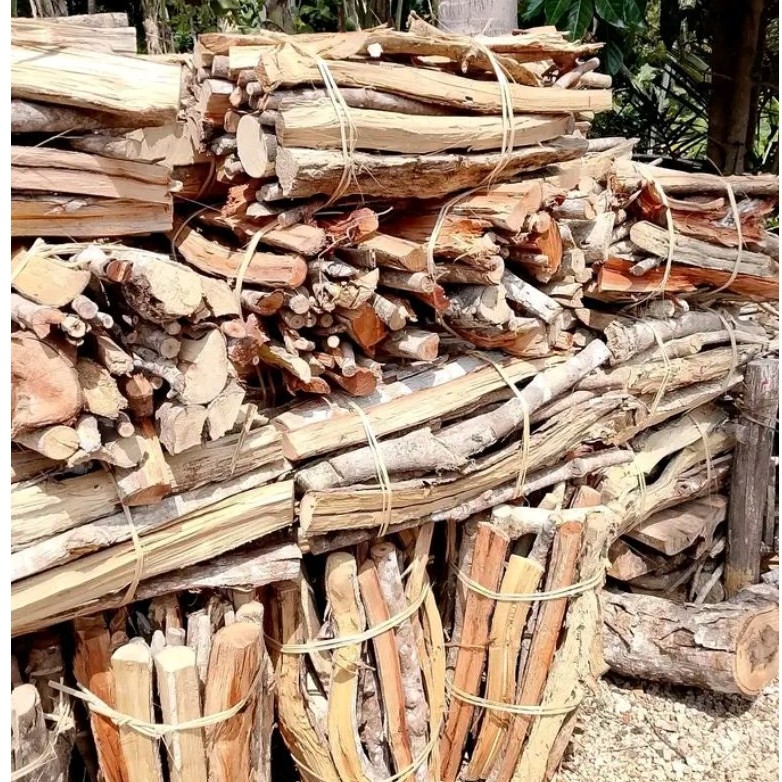 kayu bakar api unggun