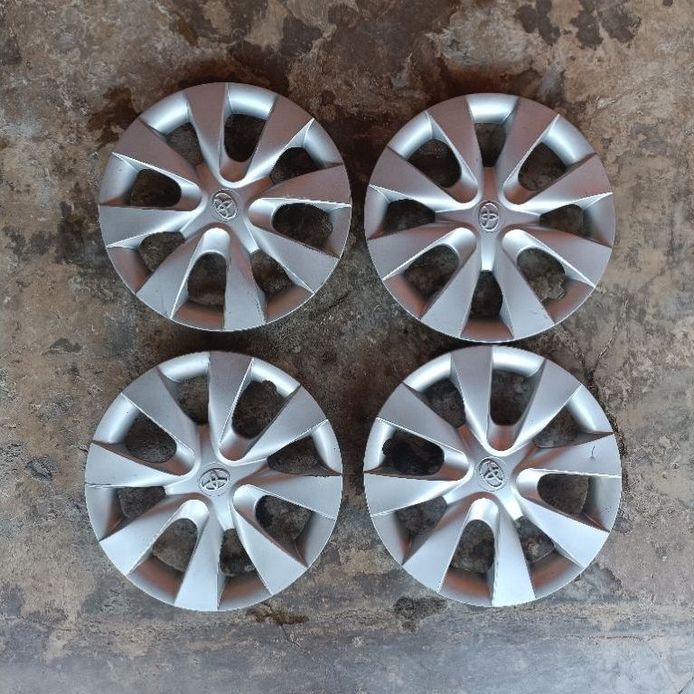 Dop Roda/Velg mobil Kaleng R14 Original toyota Accesories Avanza,Xenia Bekas layak pakai