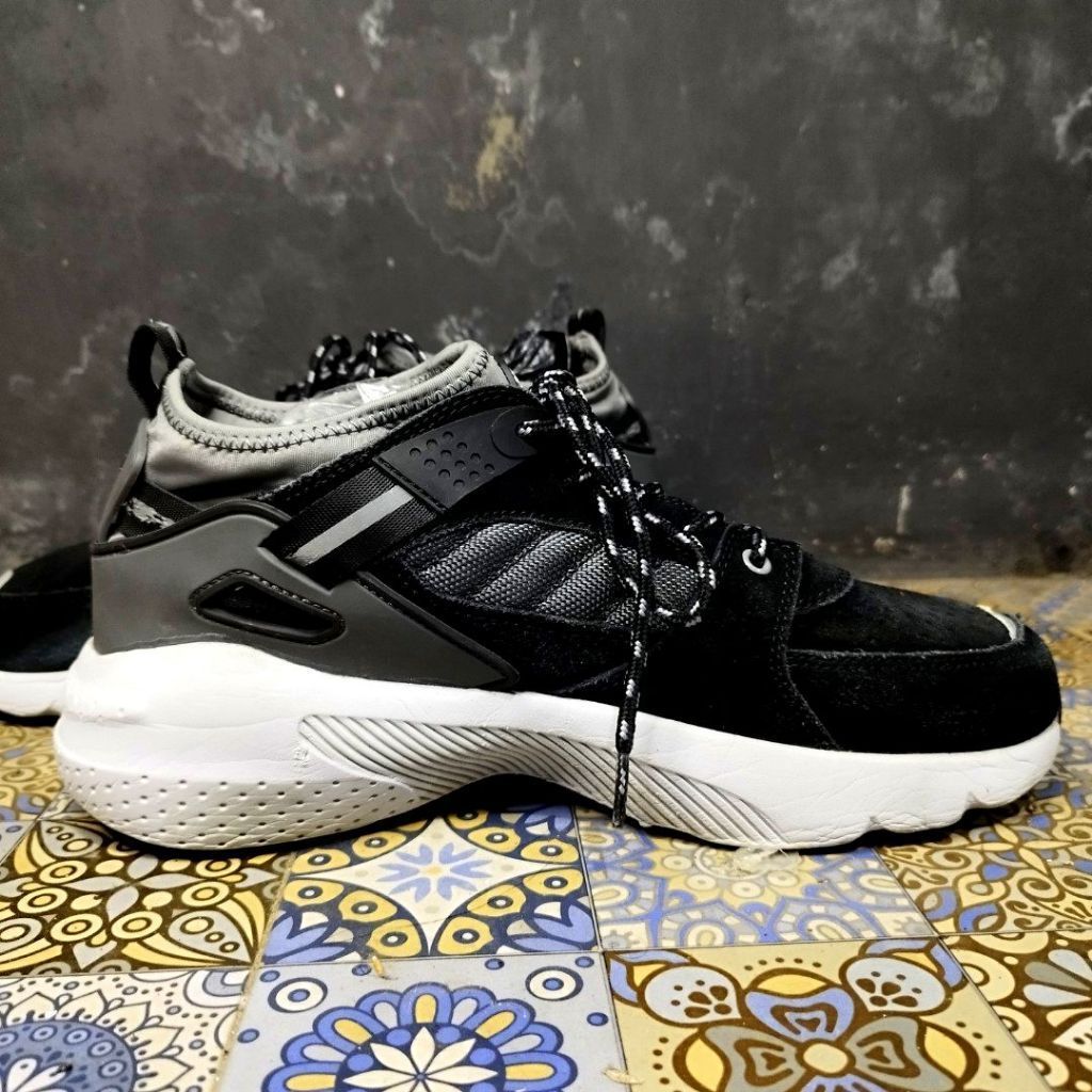 sepatu outdoor montbell
