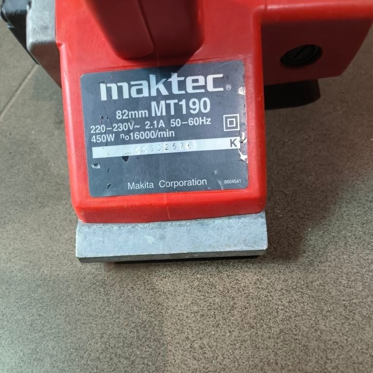 Mesin Serut Kayu Maktec Mt191 450W 16000 RPM