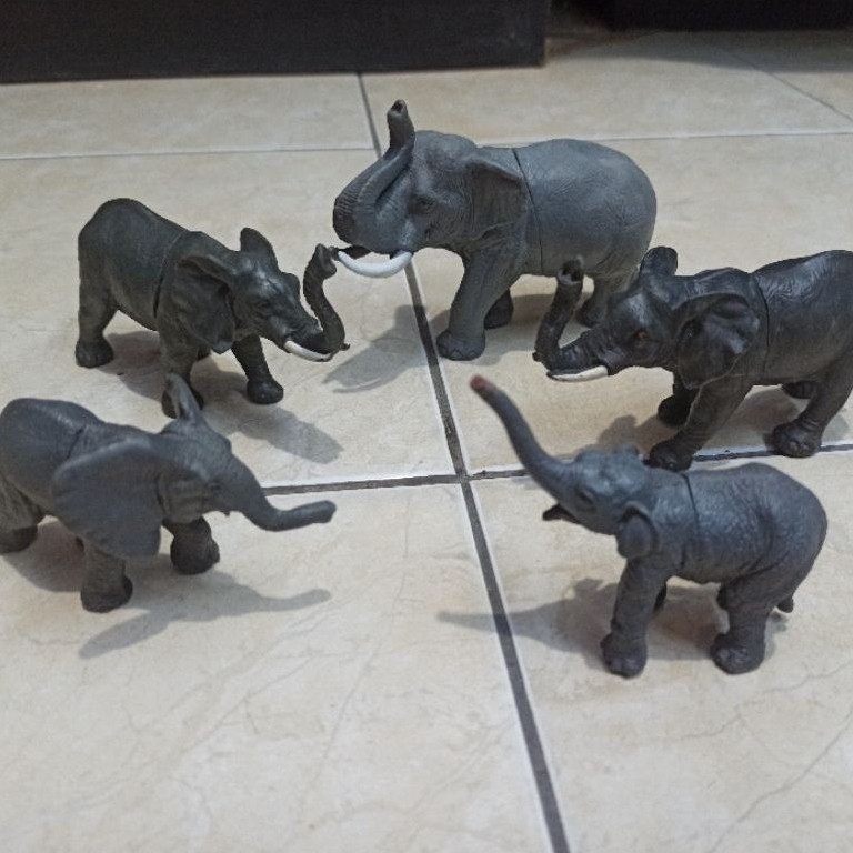 Figure Hewan Gajah Elephant Animal Mainan Binatang Gajah