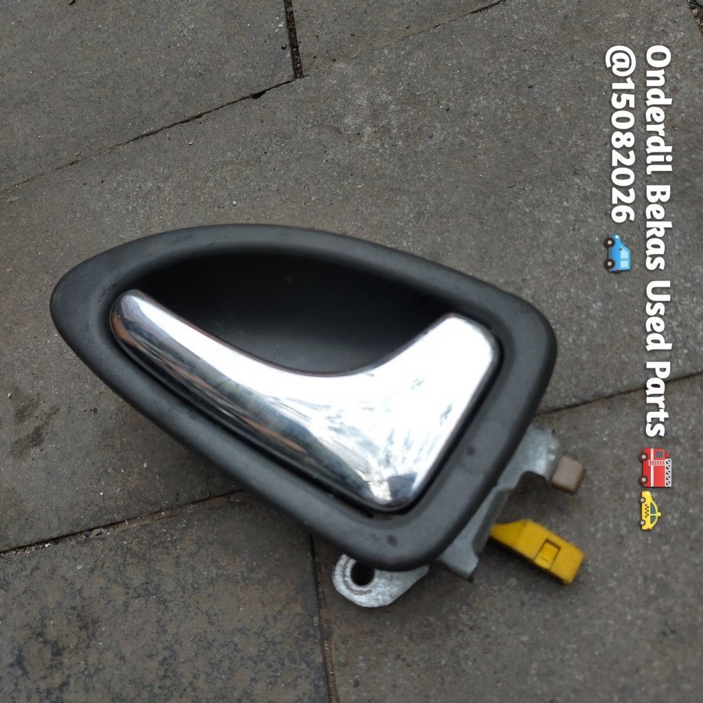handle kanan Volvo S40
