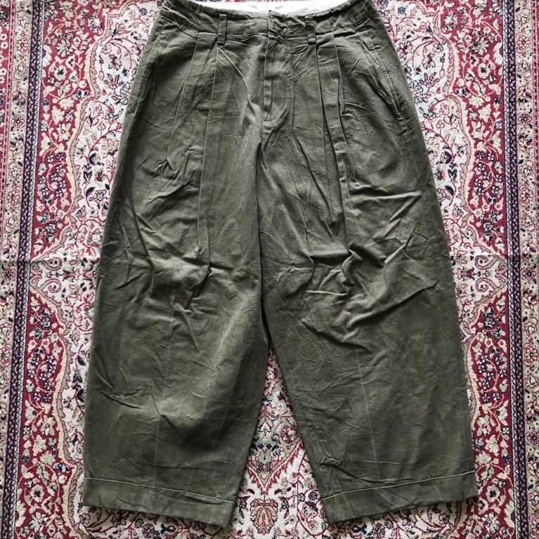 Celana Studio tomboy 2 tuck wide fit barrel pants Hj011