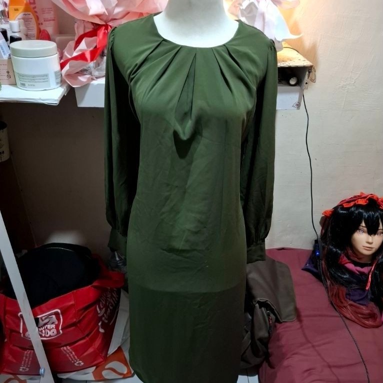 Dress midi green flowy vintage medieval style