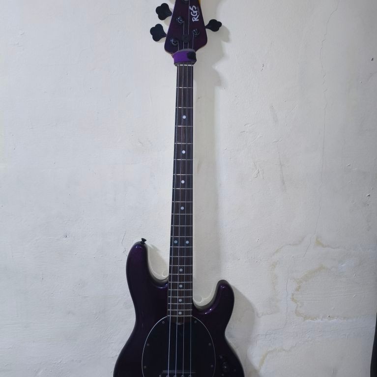 Bass model Musicman sterling Ray34 sparkling Purple buatan RGS custom shop
