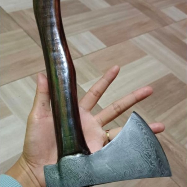 Kapak tangan bilah damascus tangkai kayu untuk kerja hutan dan serbaguna