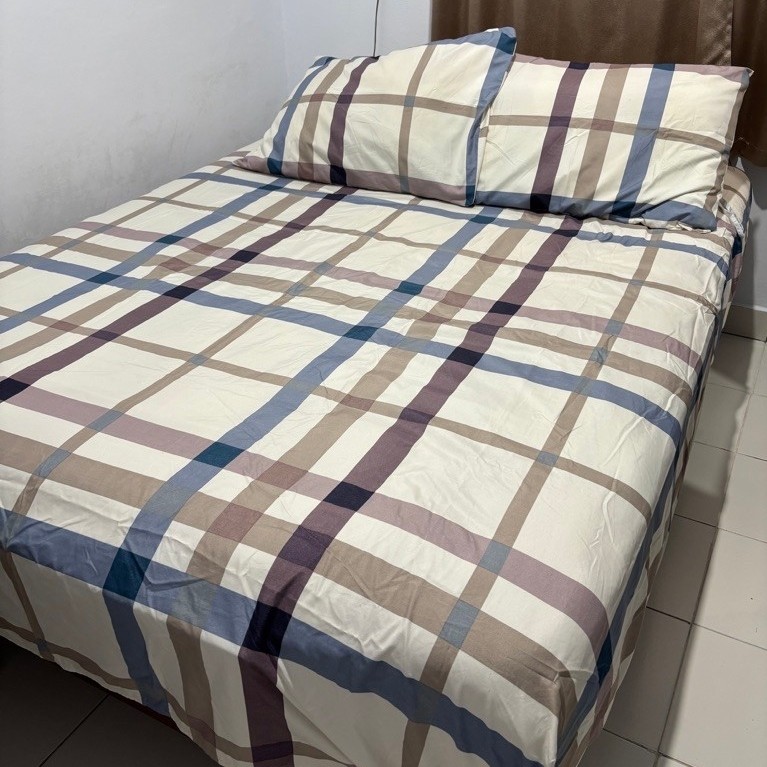 Preloved Sprei Queen Size Sleeplite Azko