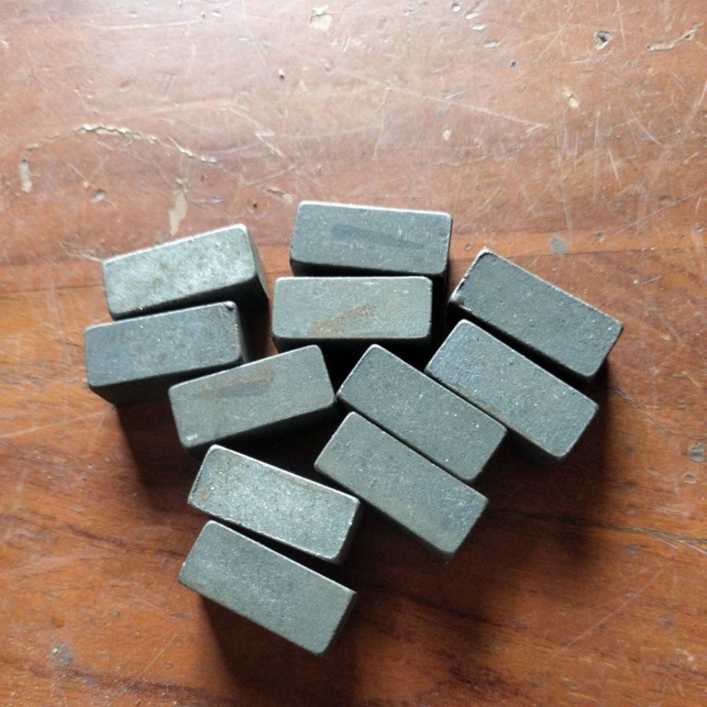 segmen buat batuan granit