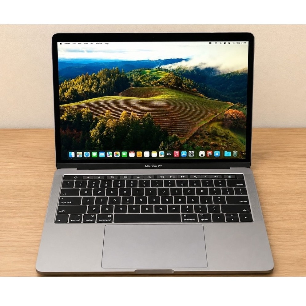 MacBook Pro 2017 13 Inch TouchBar 8/512Gb Mulus Like New