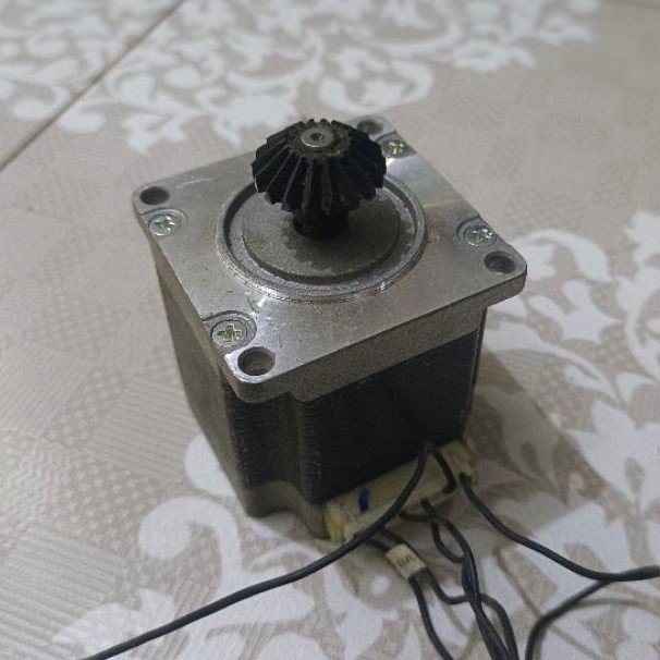 Stepping Motor Nema 23 VEXTA 3.81A