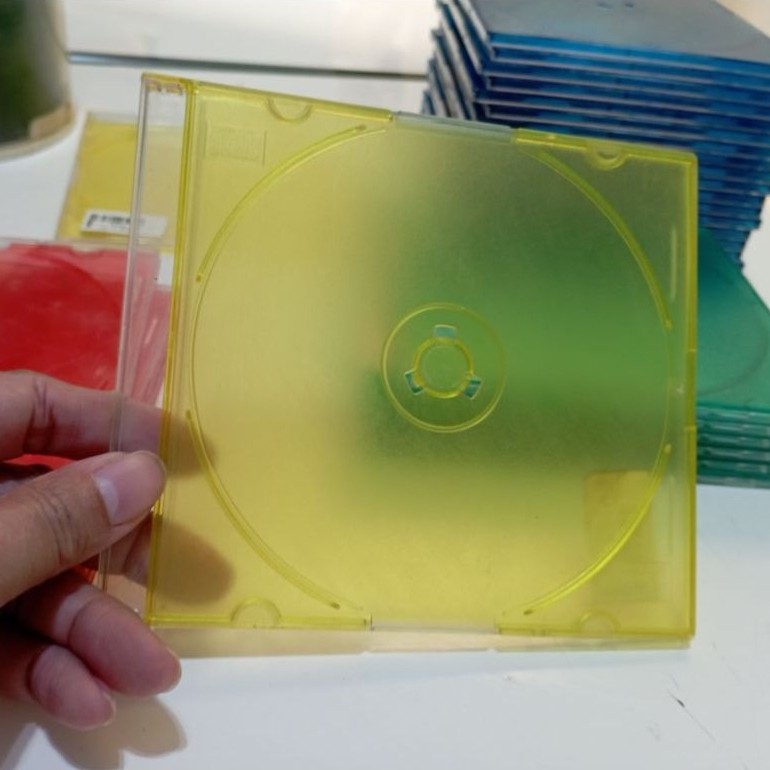 CD Case Mika Slim Warna Untuk Satu Kepingan