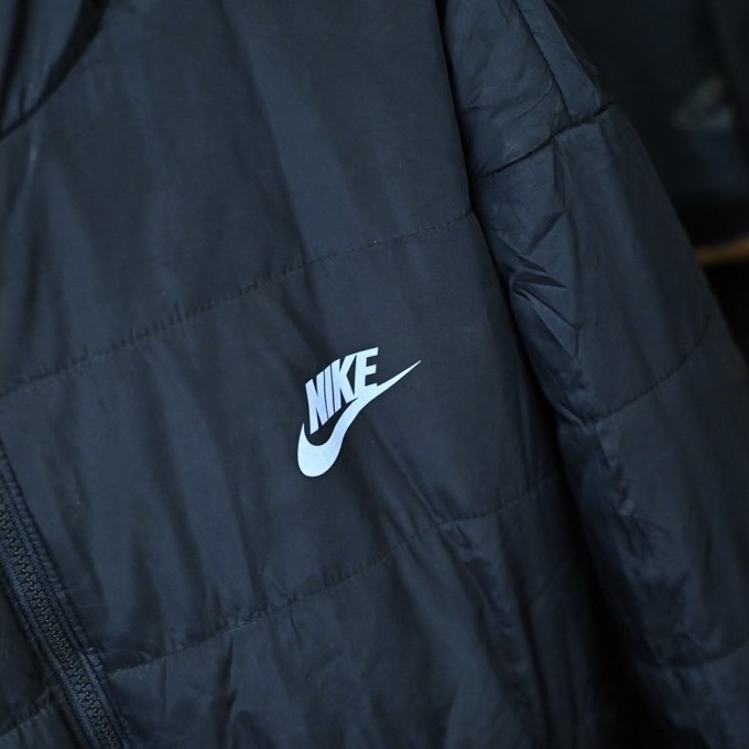 Jaket Musim Dingin Outdoor Nike Therma-Fit Hitam