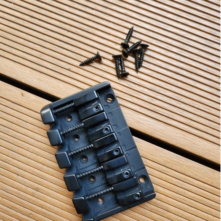 Bridge Bass 5 Strings Warna Hitam