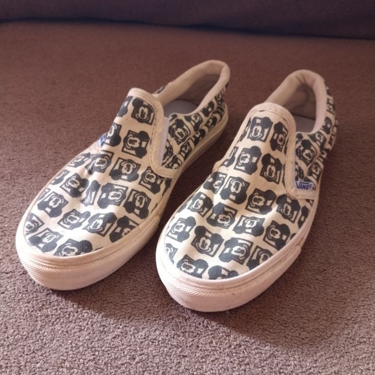 VANS x Mickey Mouse Slip On Teen Size 34