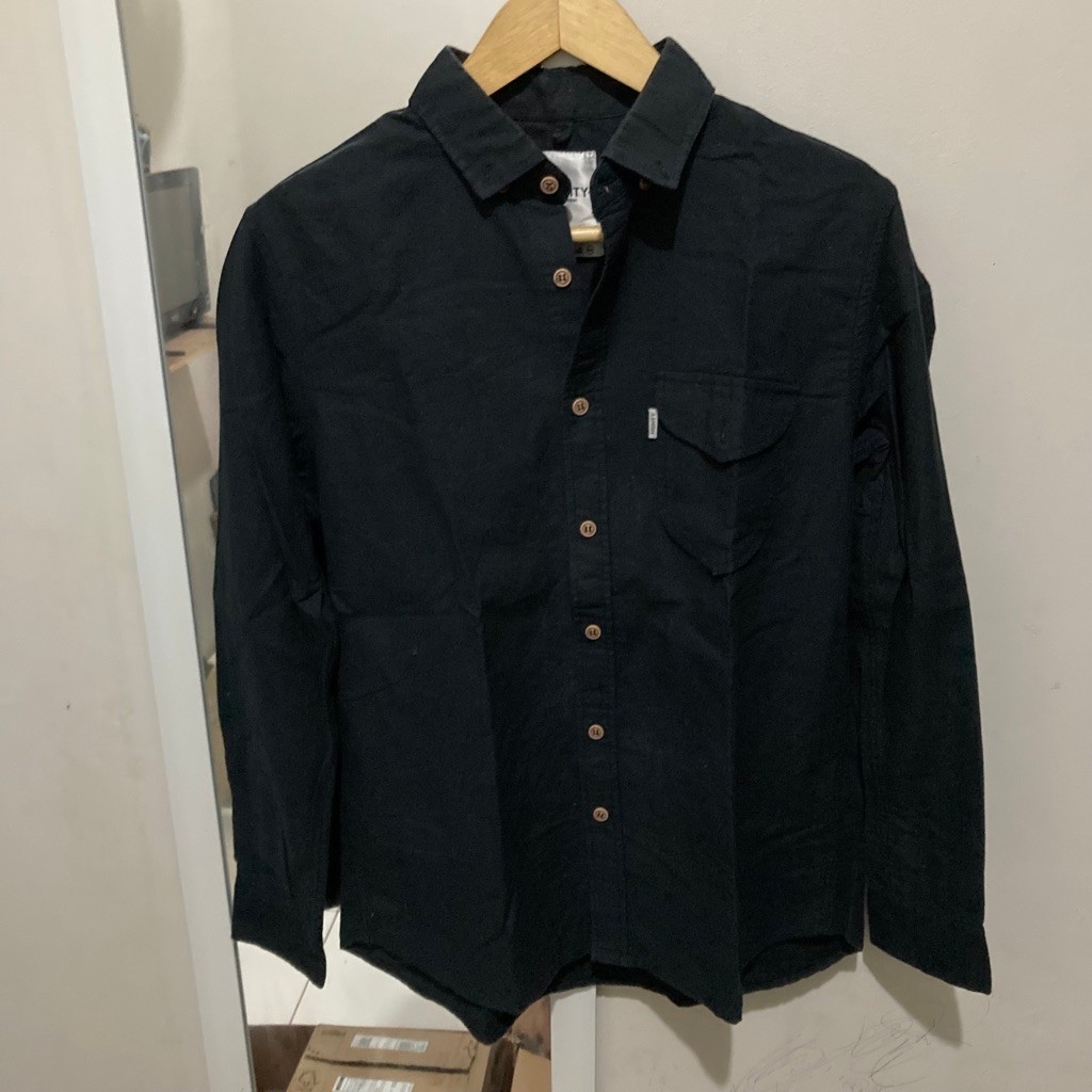 PL - Kemeja hitam highty