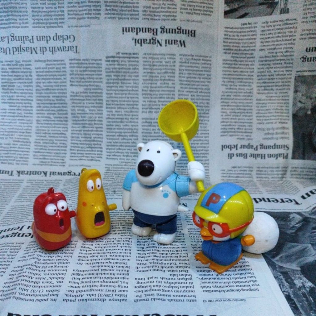 mainan figur Pororo dan larva langka, PL select