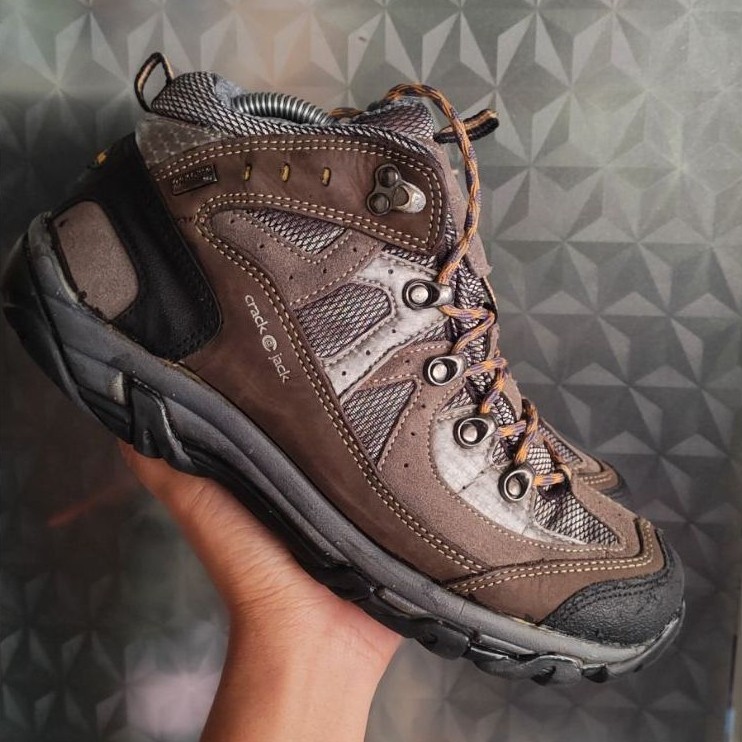 sepatu outdoor gunung hiking SZ 42 second bekas preloved